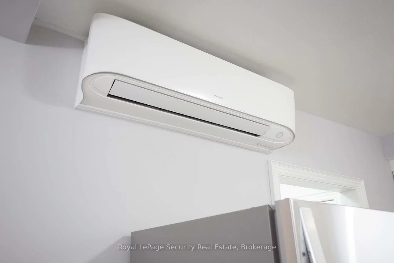 32, Ashbury, Oakwood Village, Toronto