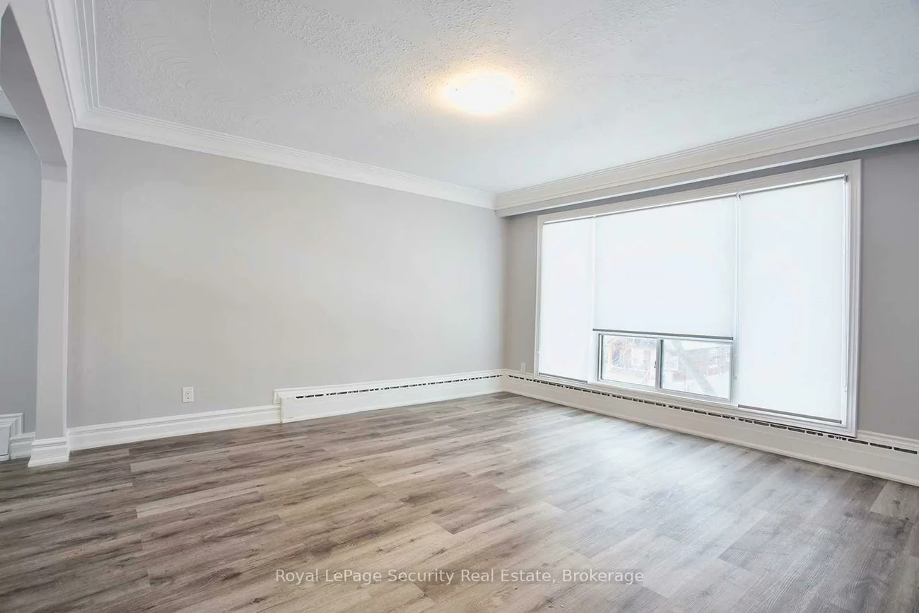 32, Ashbury, Oakwood Village, Toronto