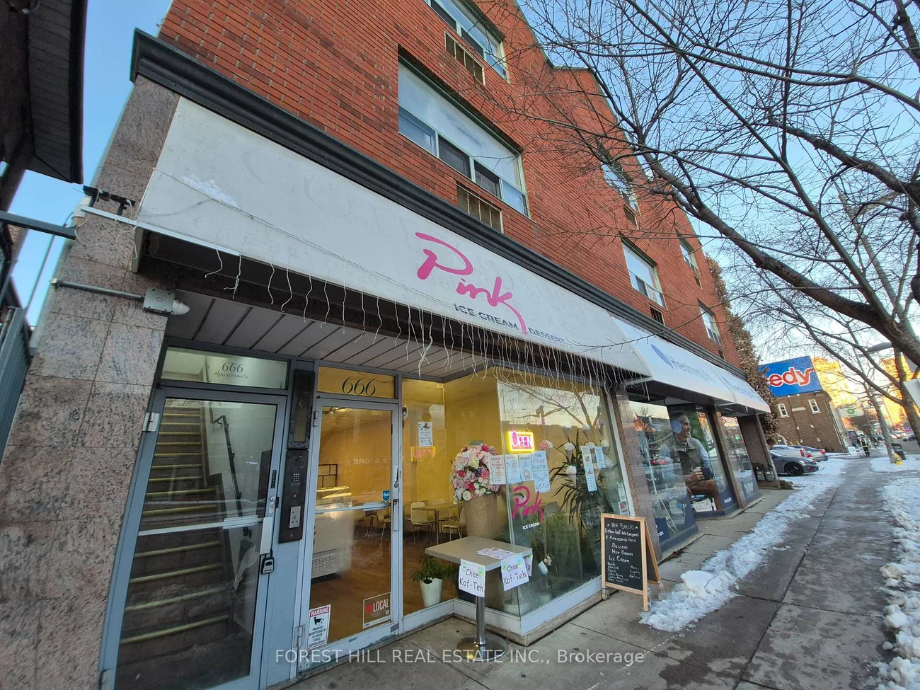 666, St. Clair, Humewood-Cedarvale, Toronto