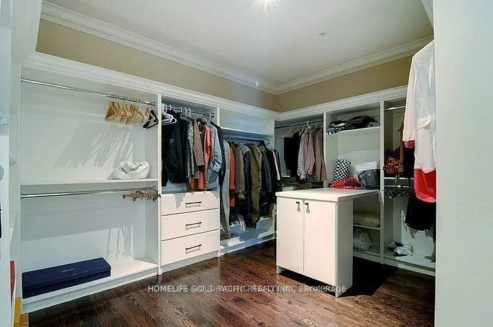 187, Byng, Willowdale East, Toronto