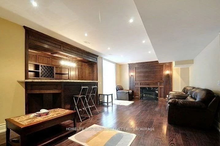 187, Byng, Willowdale East, Toronto