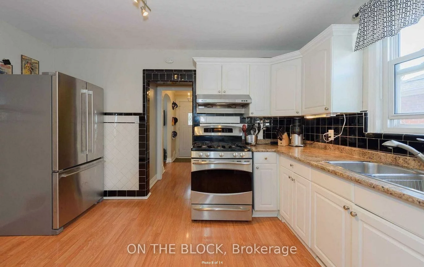 290, Bogert, Lansing-Westgate, Toronto