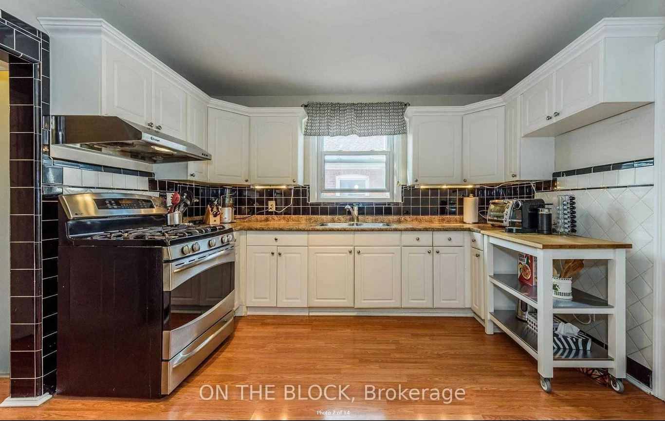 290, Bogert, Lansing-Westgate, Toronto