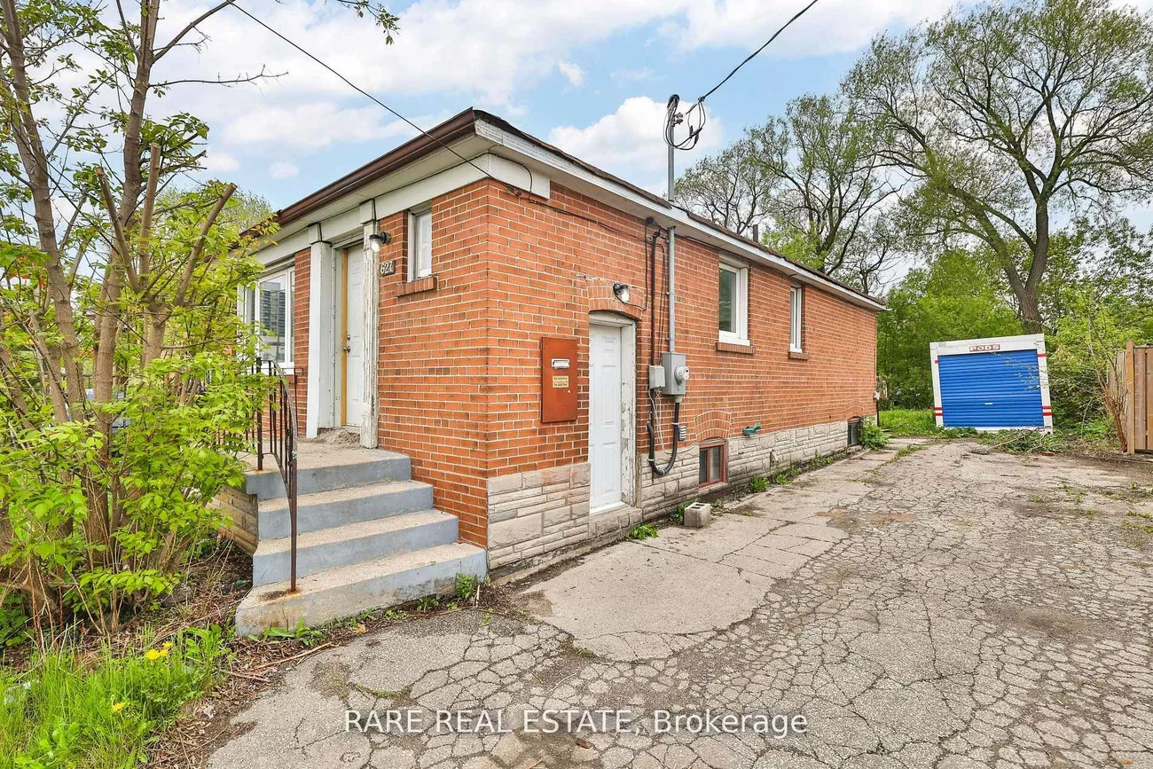 627, Sheppard, Clanton Park, Toronto