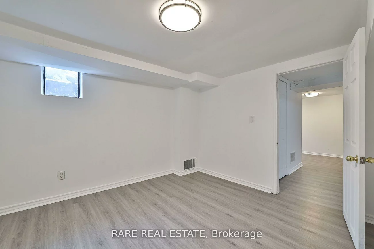 627, Sheppard, Clanton Park, Toronto