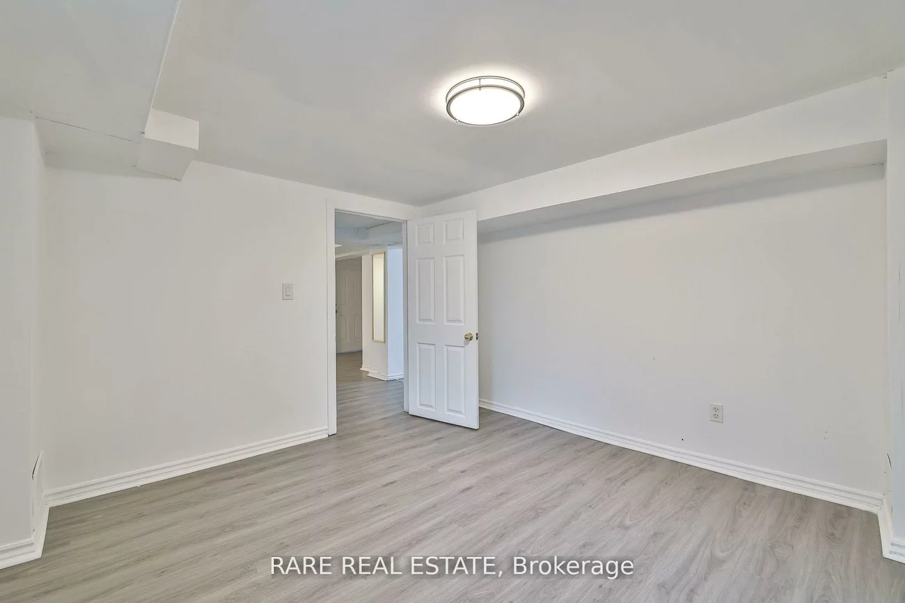 627, Sheppard, Clanton Park, Toronto