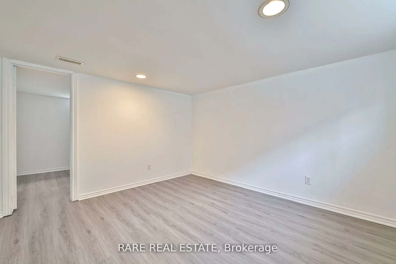 627, Sheppard, Clanton Park, Toronto