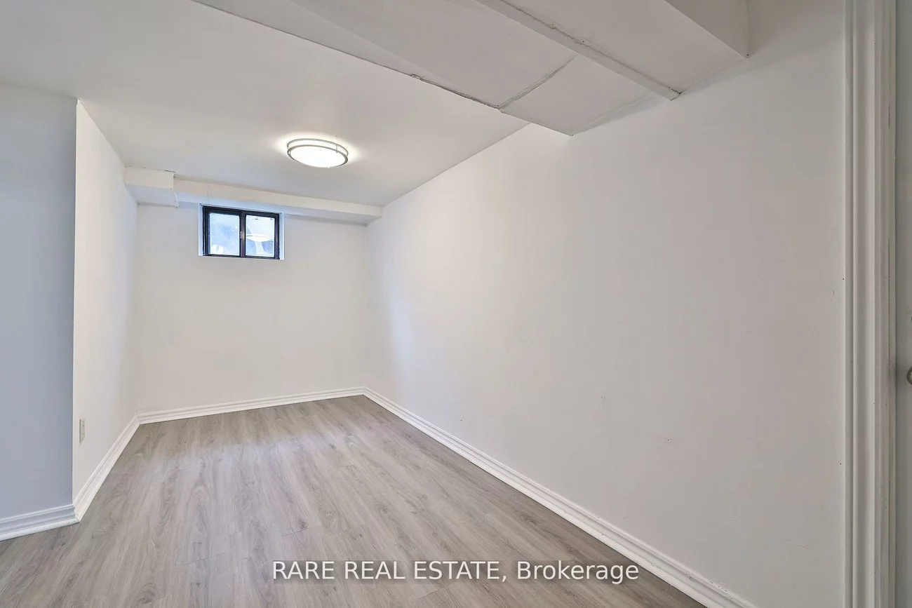 627, Sheppard, Clanton Park, Toronto