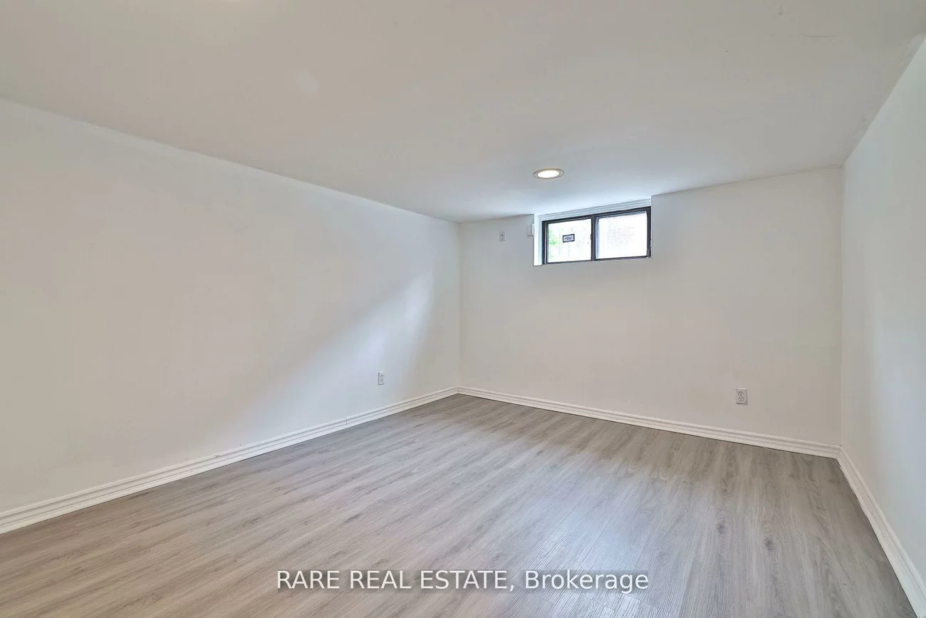 627, Sheppard, Clanton Park, Toronto