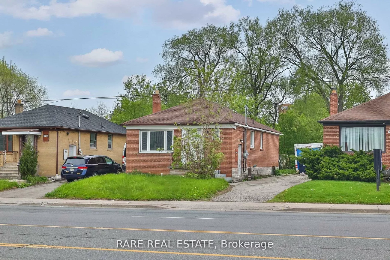 627, Sheppard, Clanton Park, Toronto