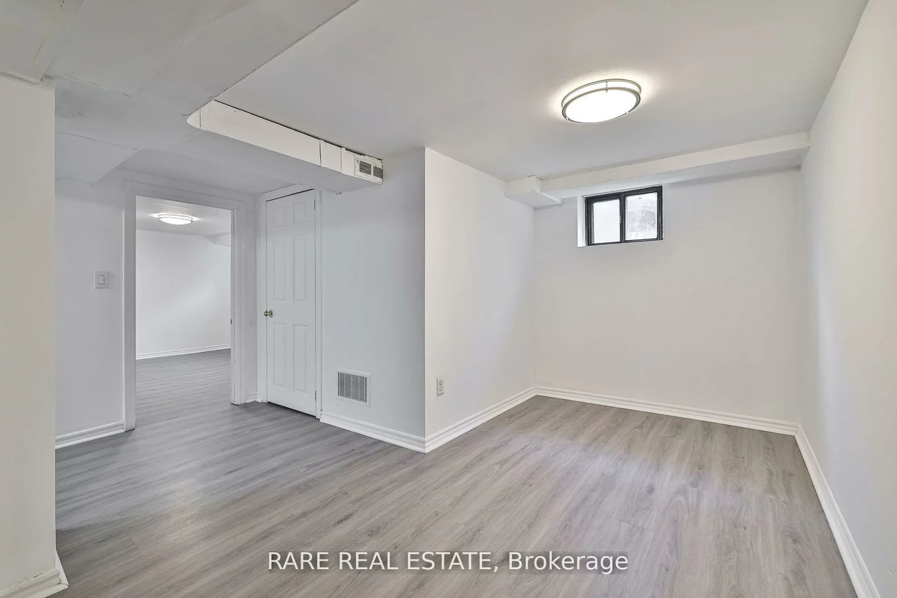 627, Sheppard, Clanton Park, Toronto