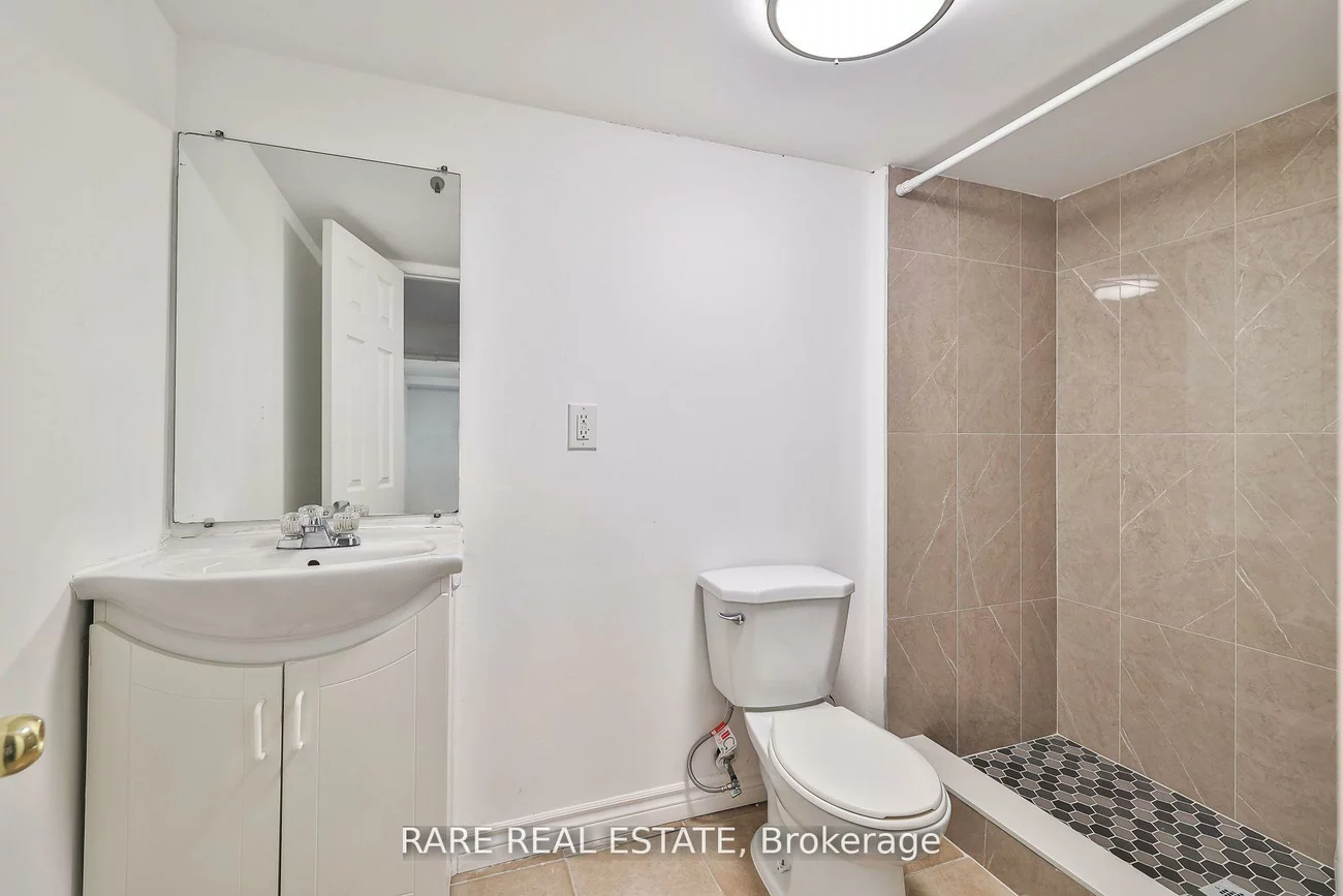 627, Sheppard, Clanton Park, Toronto