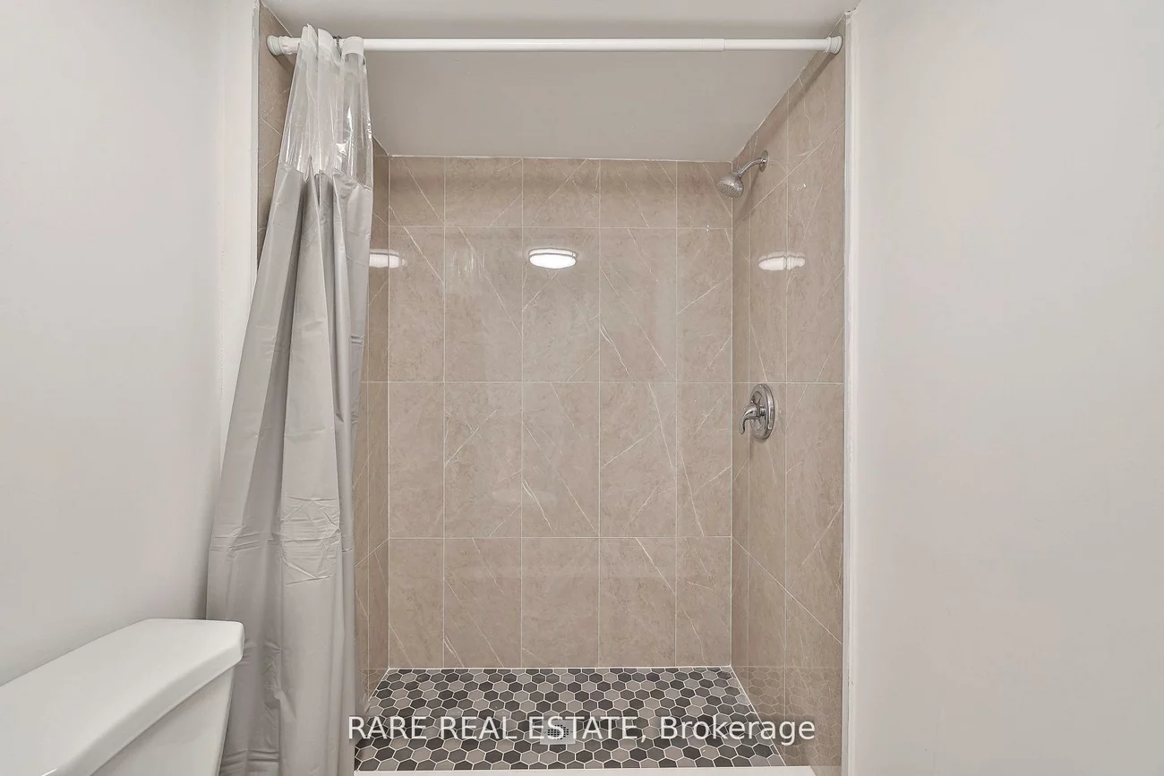 627, Sheppard, Clanton Park, Toronto