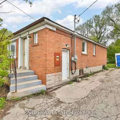 627, Sheppard, Clanton Park, Toronto
