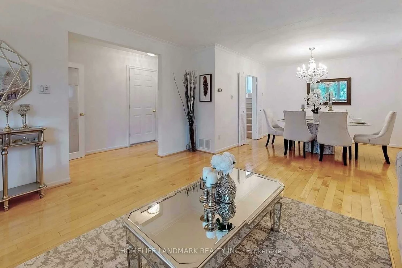 117, Clansman, Hillcrest Village, Toronto