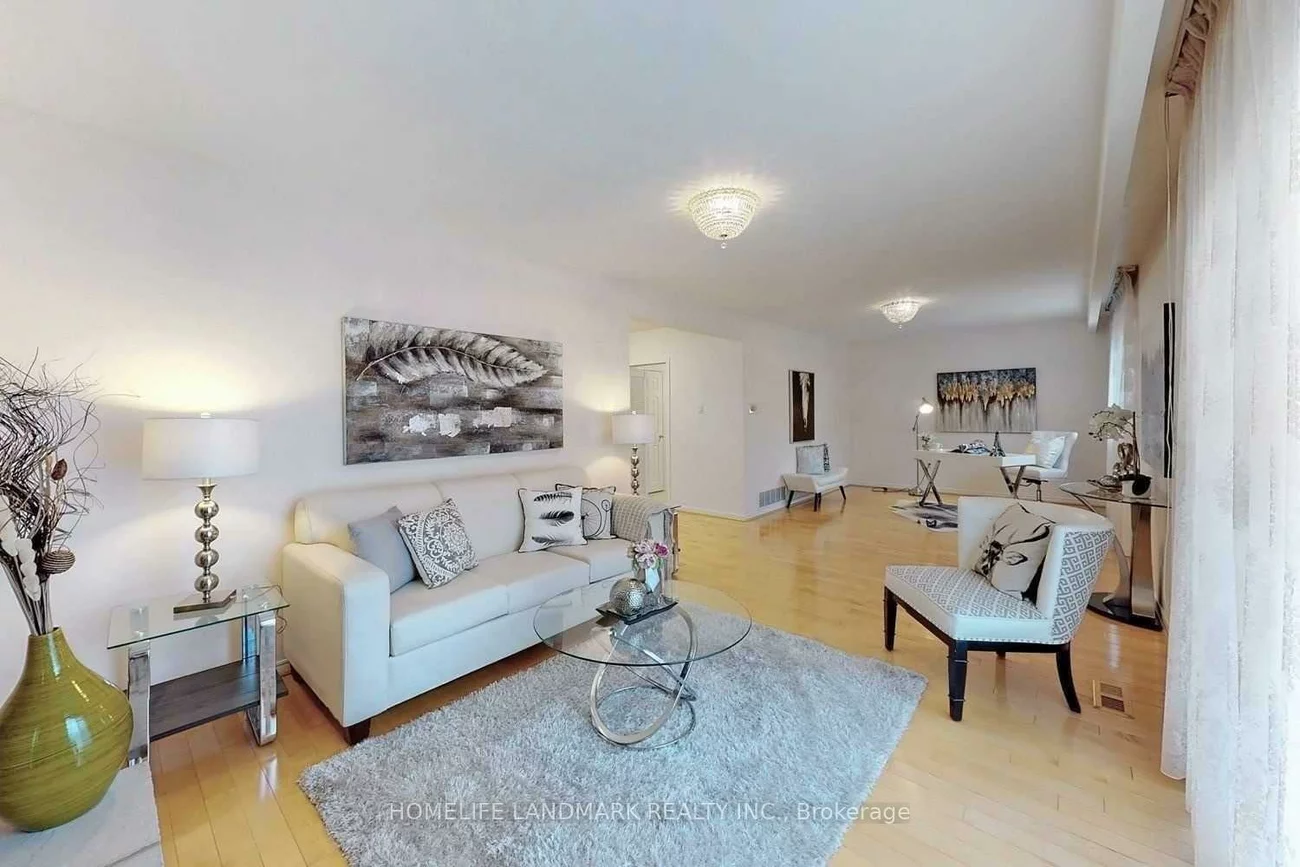 117, Clansman, Hillcrest Village, Toronto