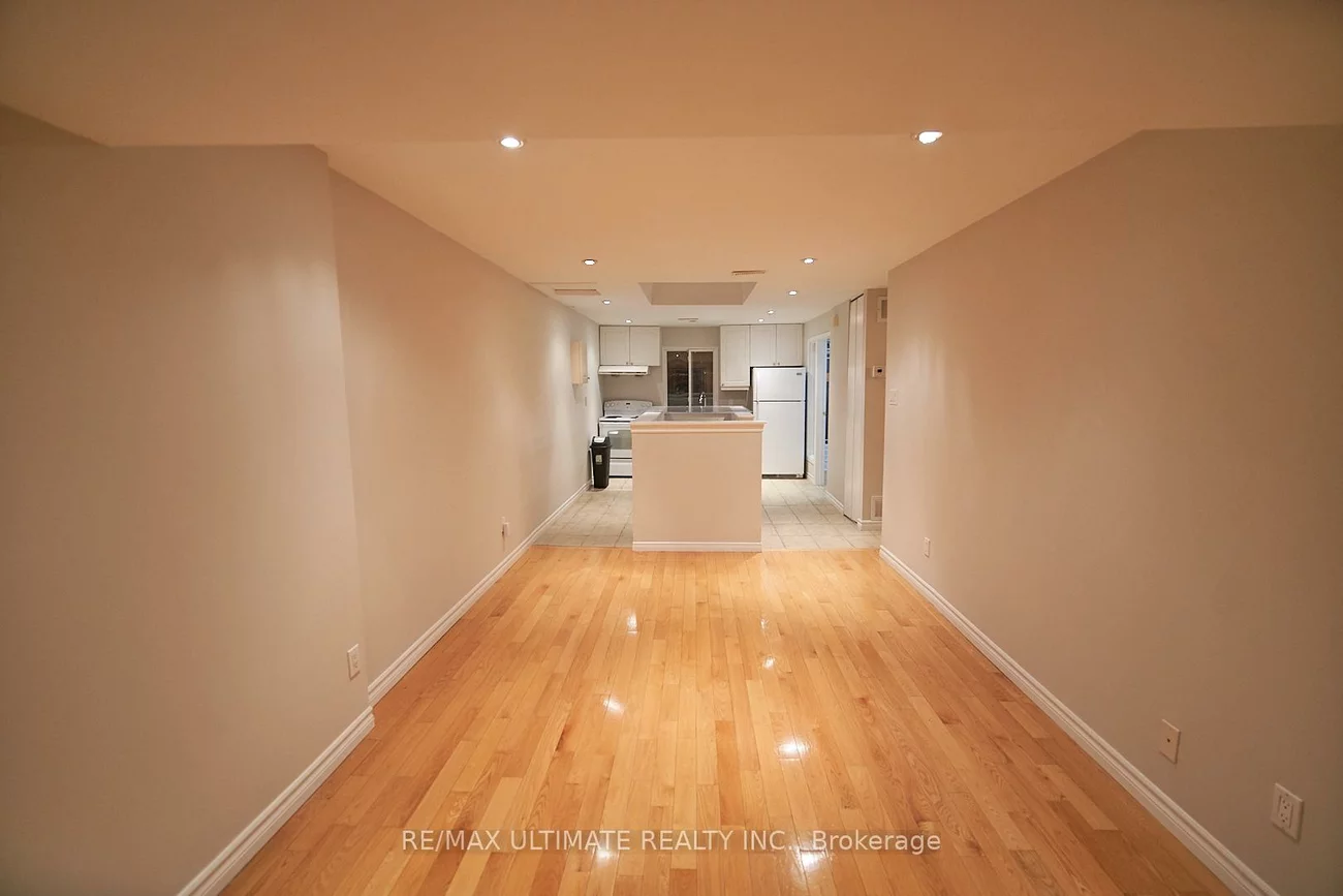 35, Longboat, Waterfront Communities C8, Toronto