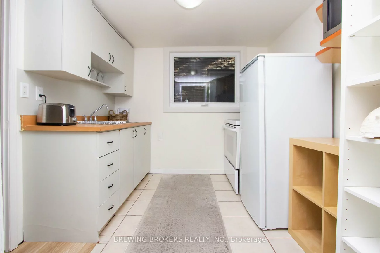 234, Robert Hicks (Lower), Westminster-Branson, Toronto