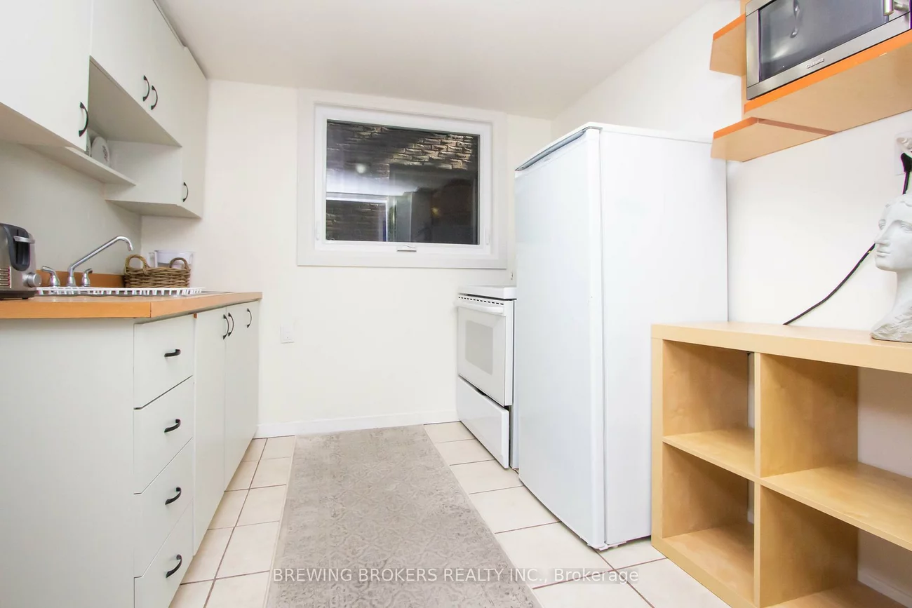 234, Robert Hicks (Lower), Westminster-Branson, Toronto