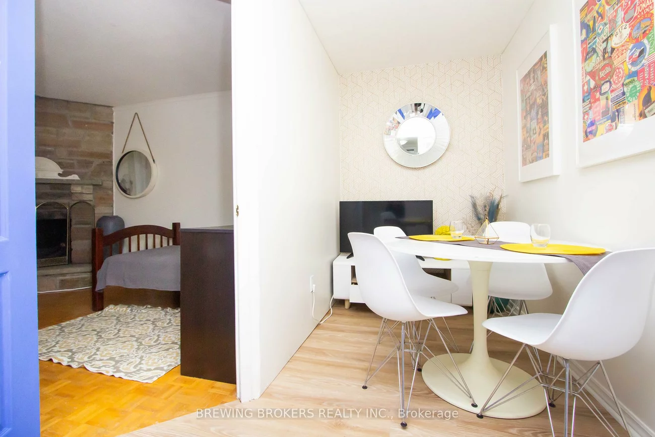 234, Robert Hicks (Lower), Westminster-Branson, Toronto