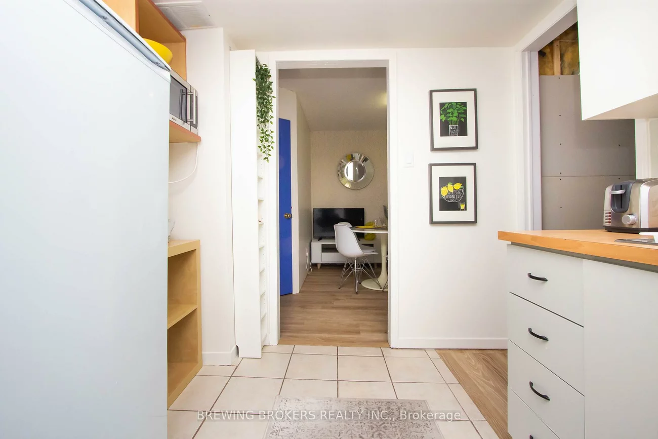 234, Robert Hicks (Lower), Westminster-Branson, Toronto