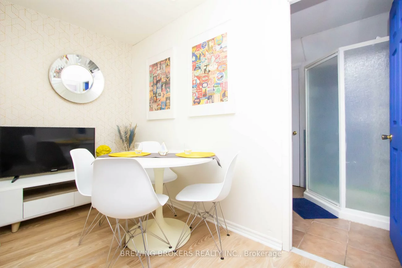 234, Robert Hicks (Lower), Westminster-Branson, Toronto