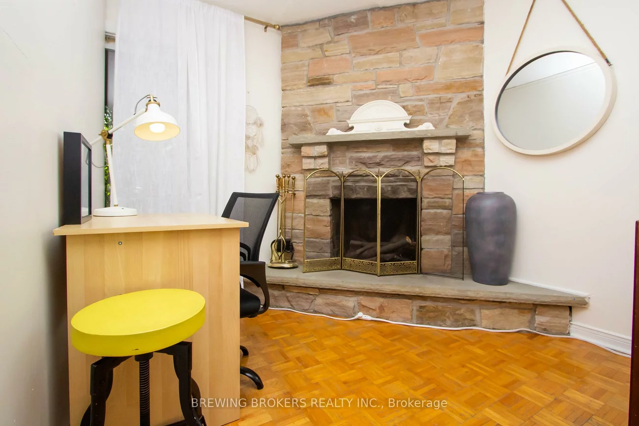 234, Robert Hicks (Lower), Westminster-Branson, Toronto