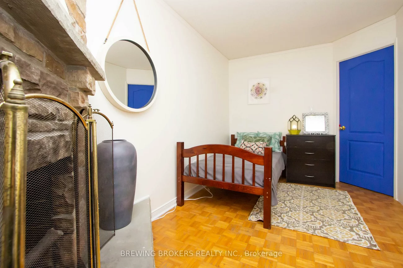 234, Robert Hicks (Lower), Westminster-Branson, Toronto