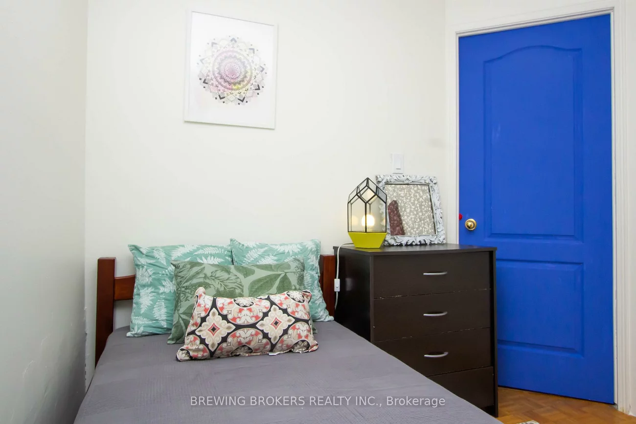 234, Robert Hicks (Lower), Westminster-Branson, Toronto