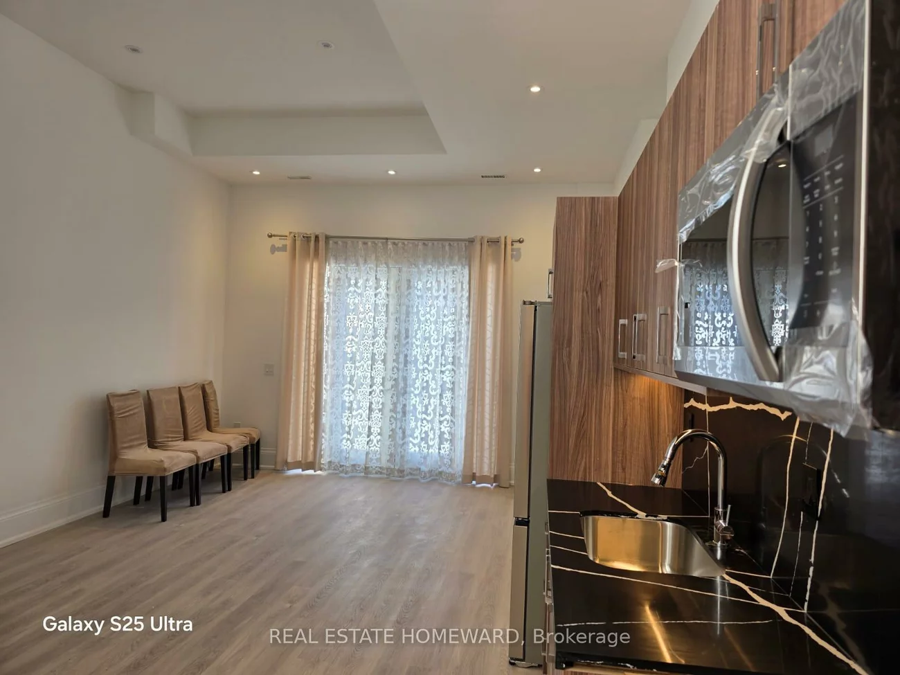 11, Burke, Newtonbrook West, Toronto