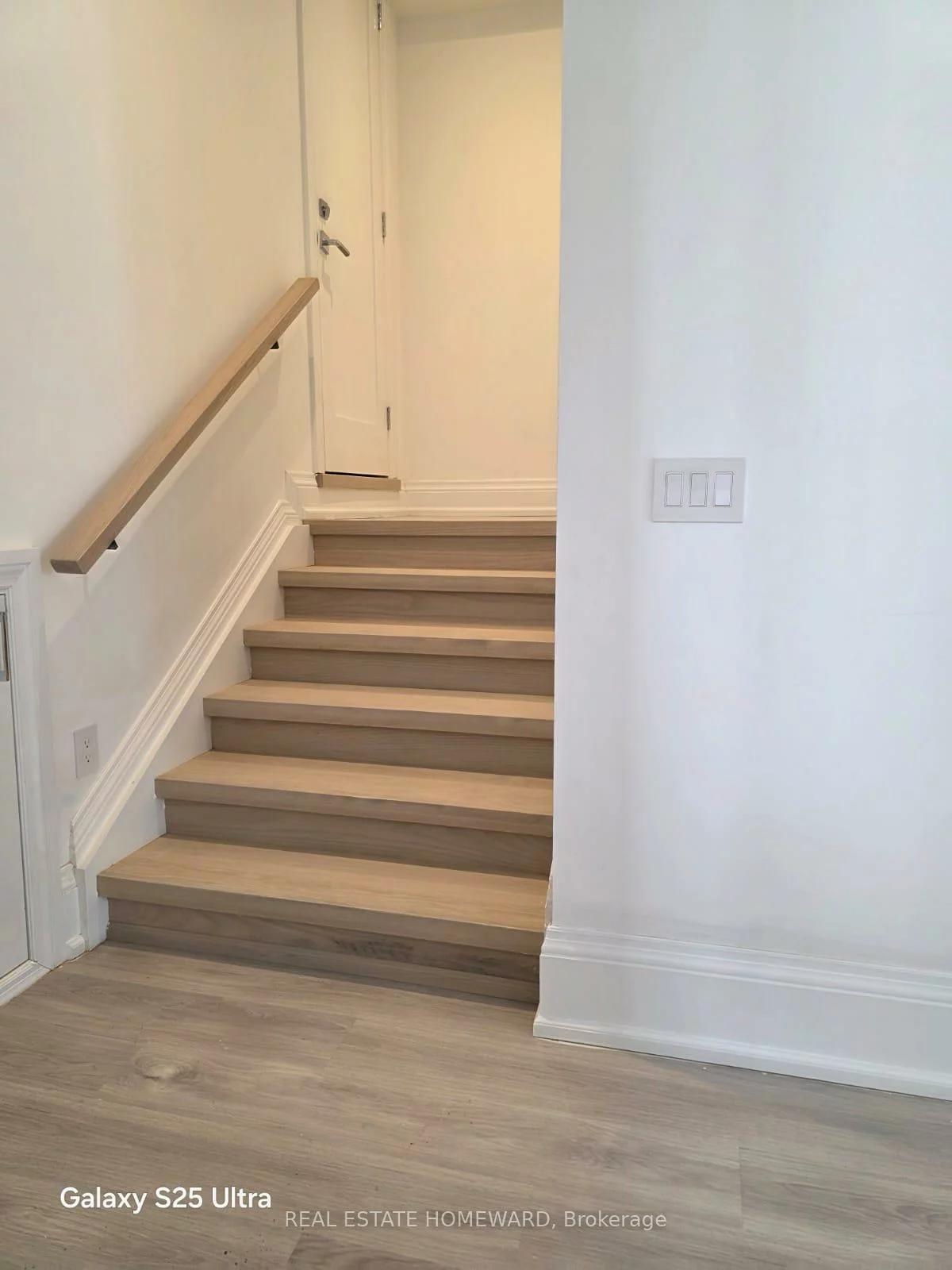 11, Burke, Newtonbrook West, Toronto