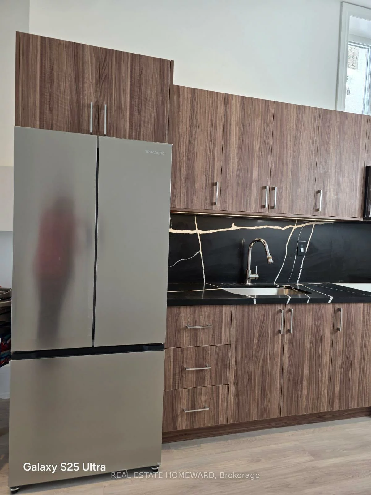 11, Burke, Newtonbrook West, Toronto