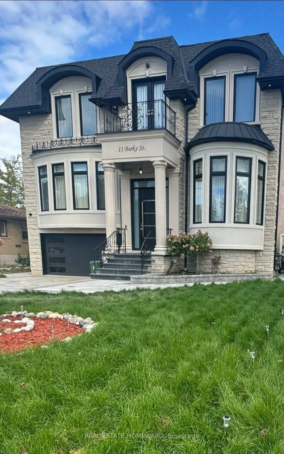 11, Burke, Newtonbrook West, Toronto