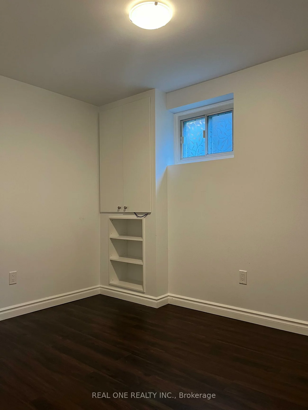 104, Mentor, Hillcrest Village, Toronto