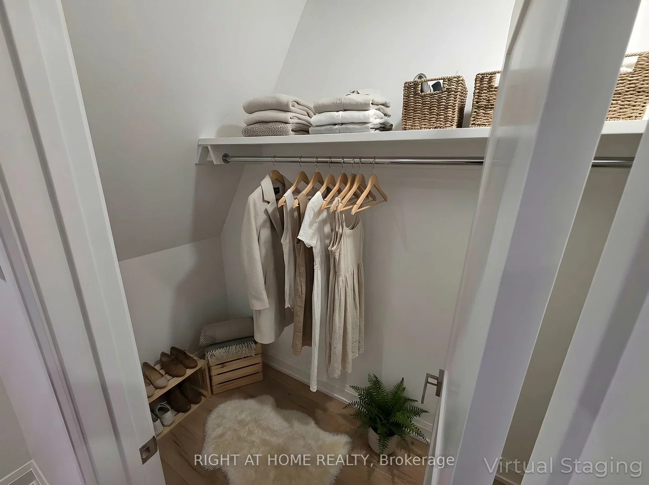 55, Camberwell, Humewood-Cedarvale, Toronto