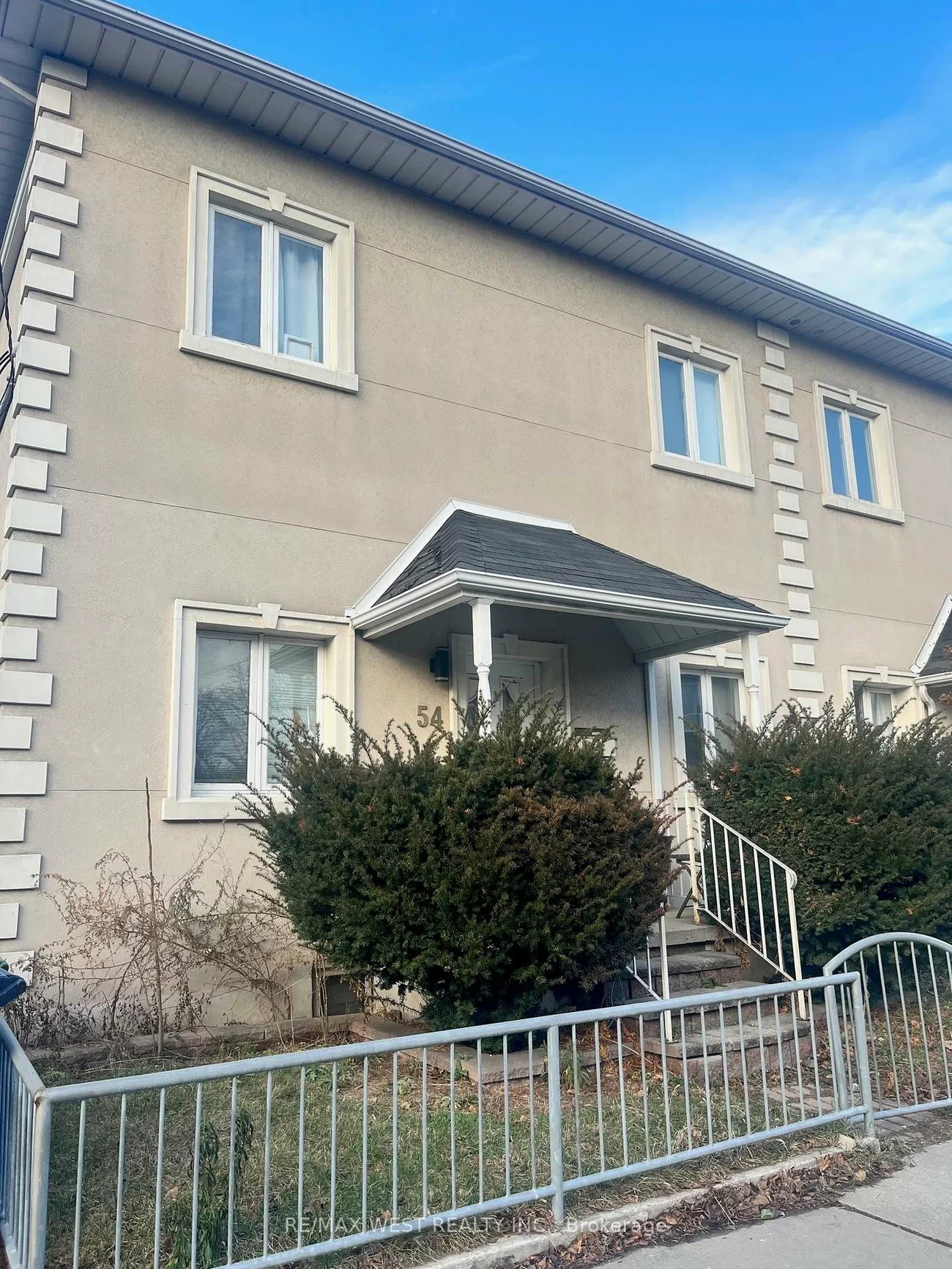 54, Wyndham, Little Portugal, Toronto