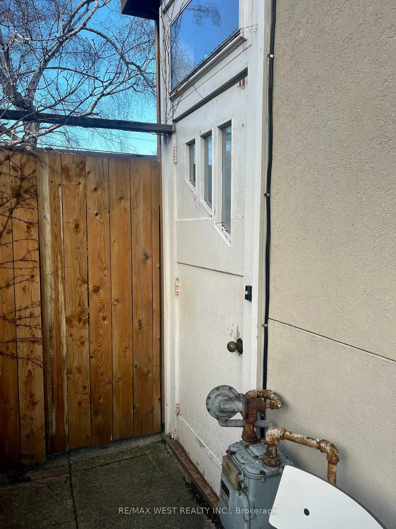 54, Wyndham, Little Portugal, Toronto