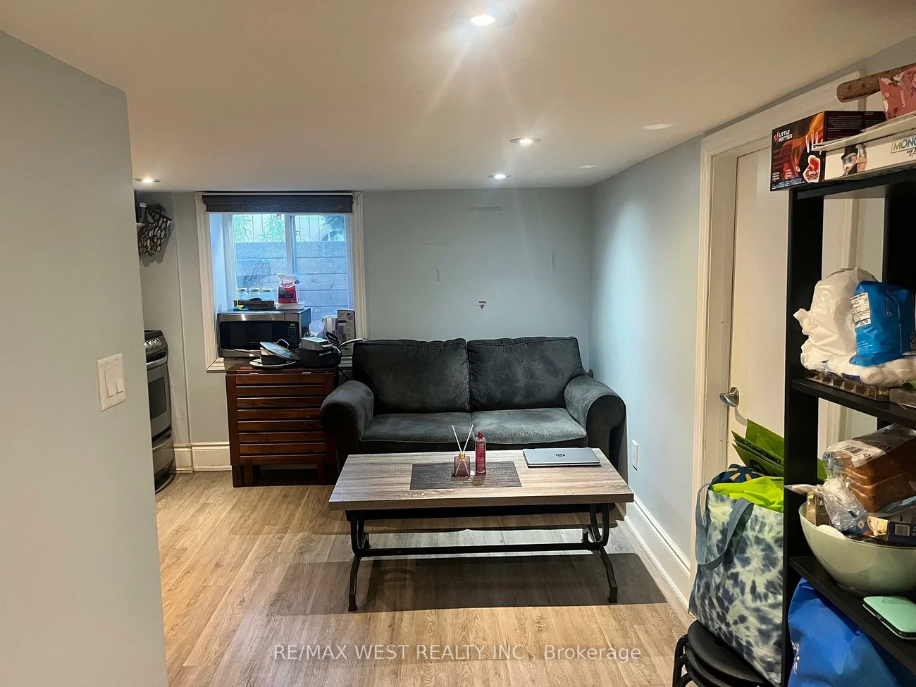 54, Wyndham, Little Portugal, Toronto