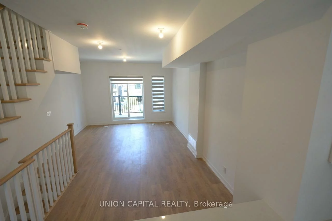 25, Case Ootes, Victoria Village, Toronto