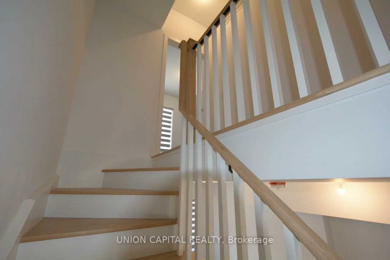 25, Case Ootes, Victoria Village, Toronto