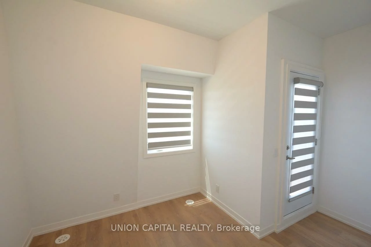 25, Case Ootes, Victoria Village, Toronto