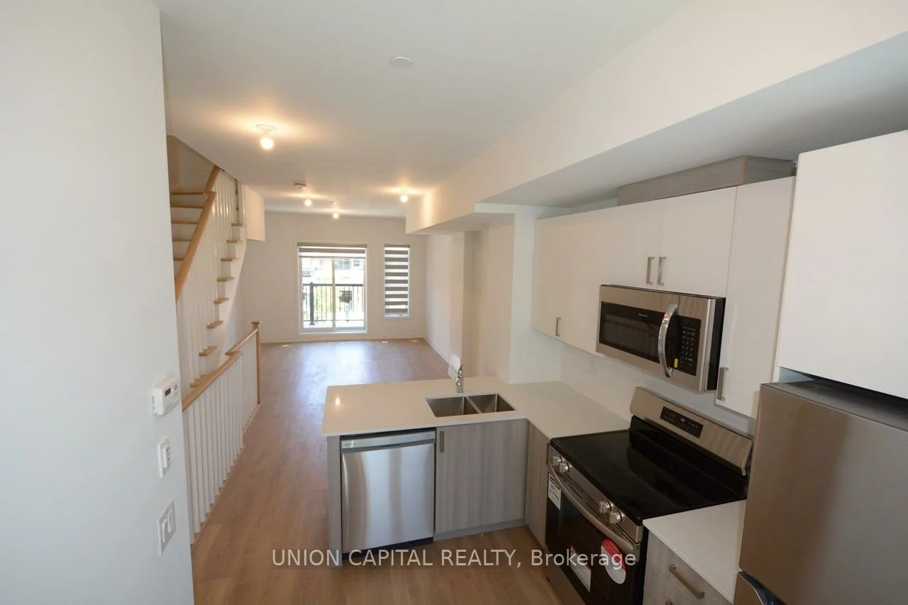 25, Case Ootes, Victoria Village, Toronto