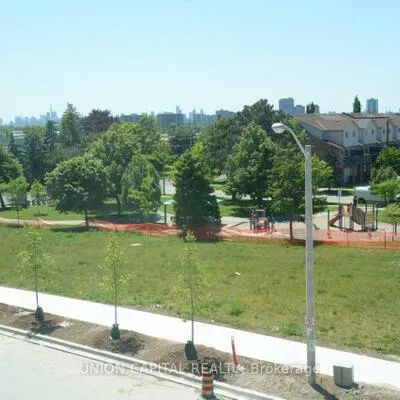 25, Case Ootes, Victoria Village, Toronto