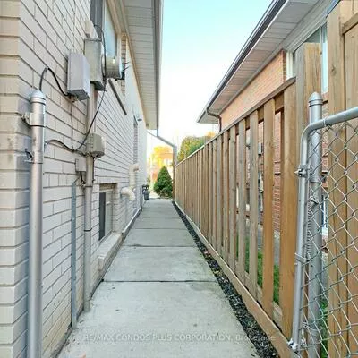 781, Cummer, Bayview Woods-Steeles, Toronto