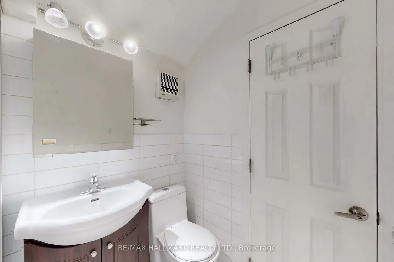 557, Parliament, Cabbagetown-South St. James Town, Toronto