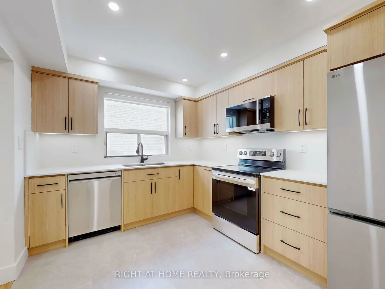 427, Lawrence, Bedford Park-Nortown, Toronto