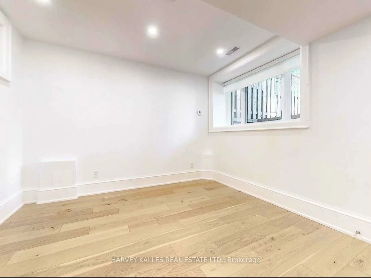 10, Duggan, Yonge-St. Clair, Toronto