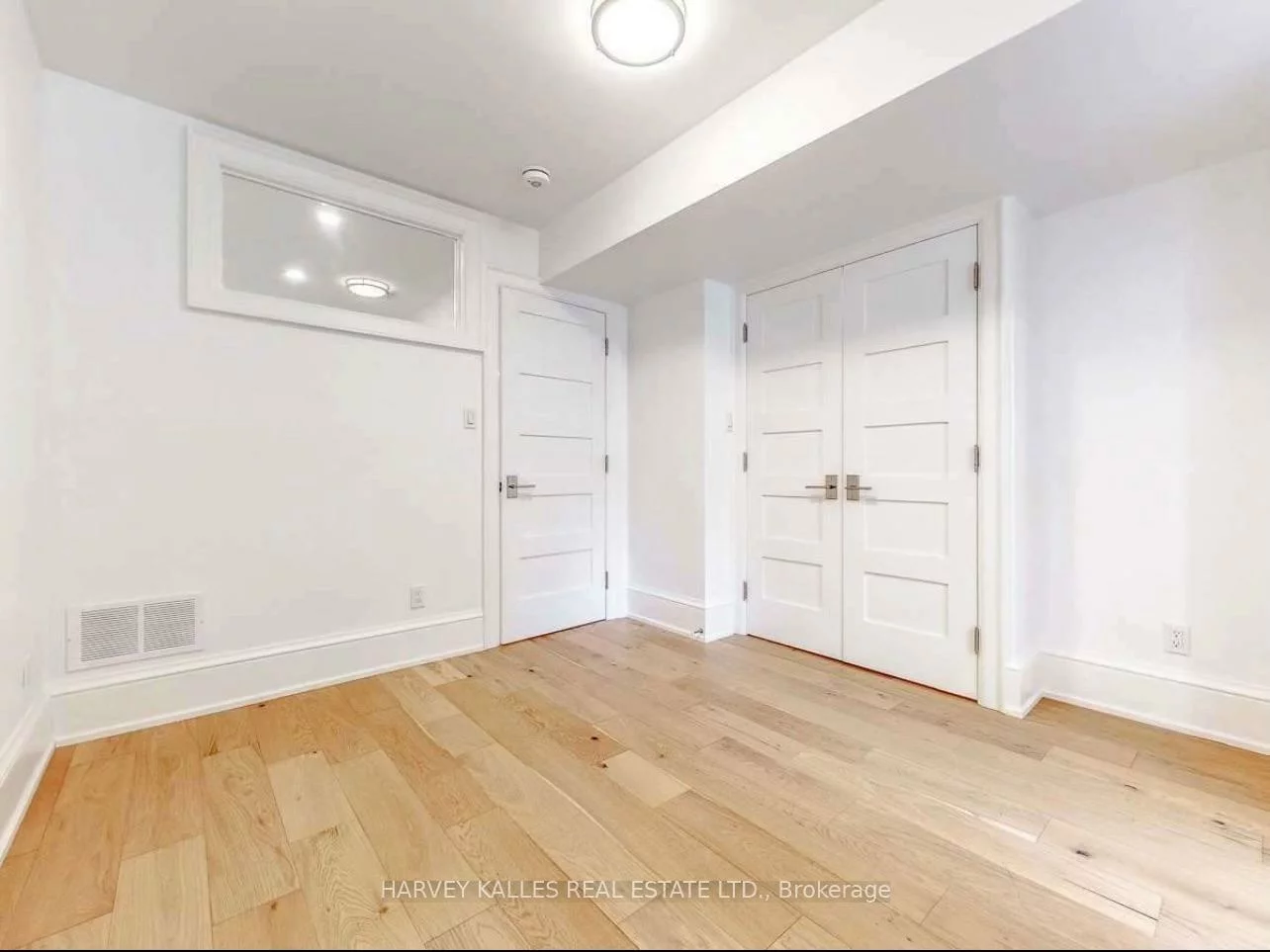 10, Duggan, Yonge-St. Clair, Toronto