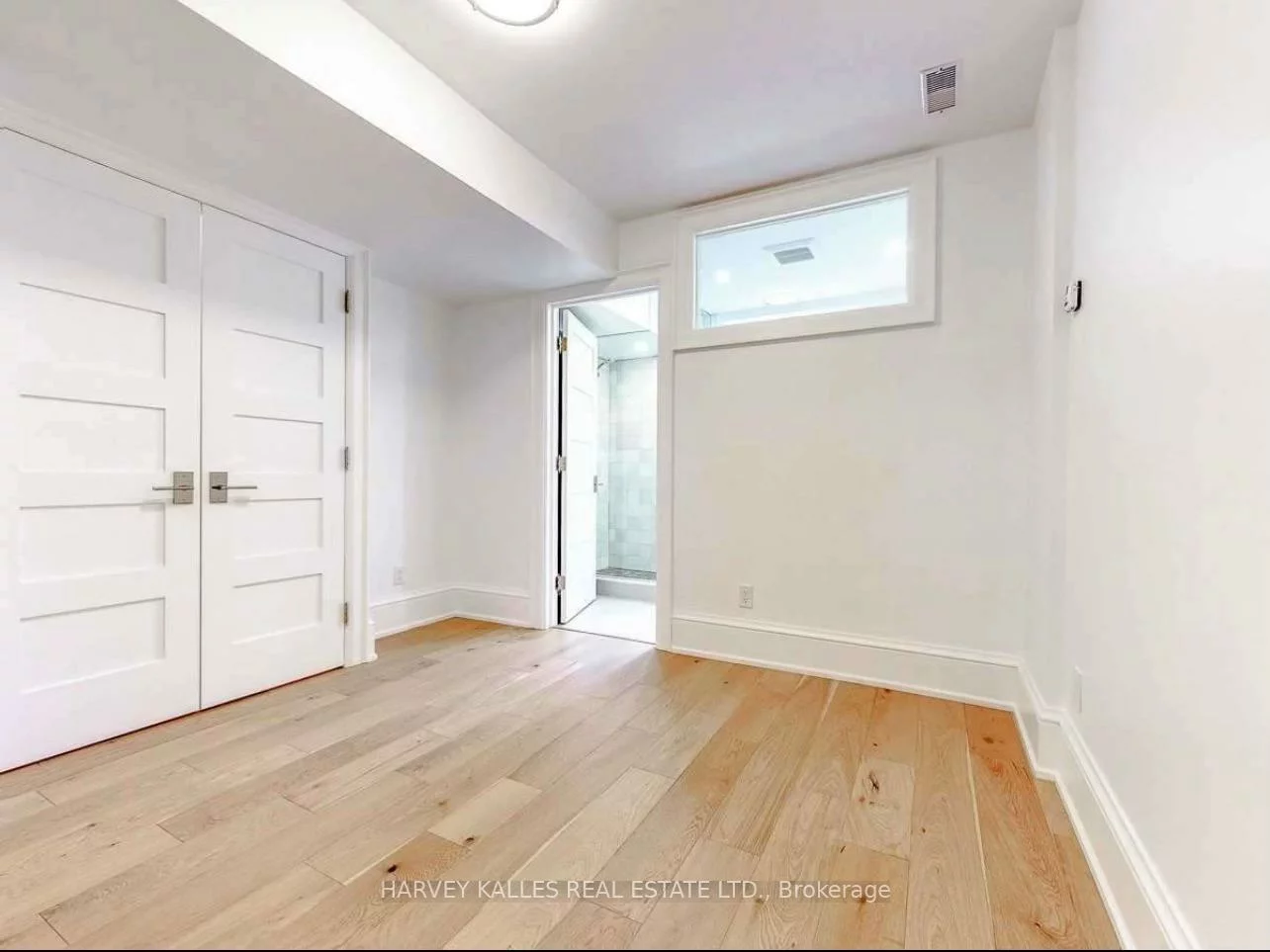 10, Duggan, Yonge-St. Clair, Toronto