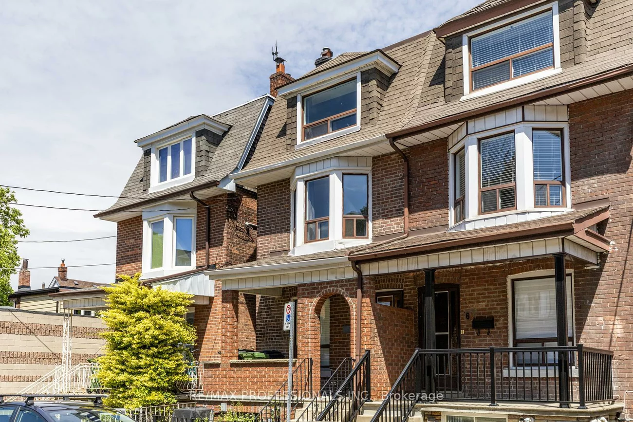 8, Parr, Little Portugal, Toronto